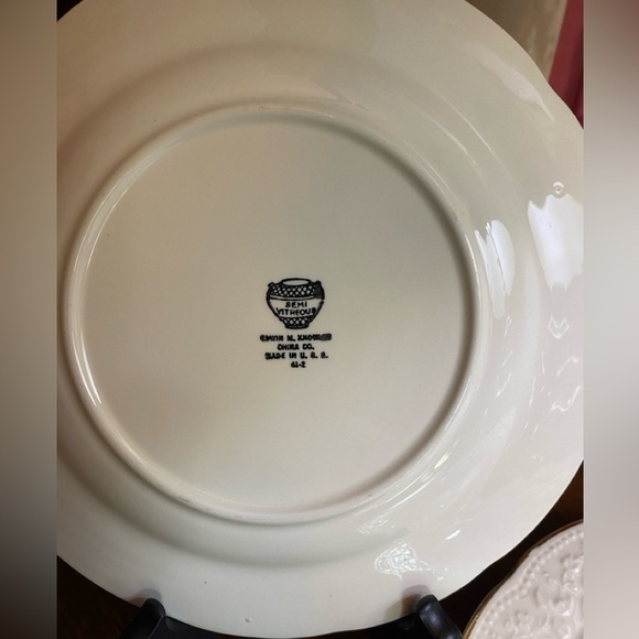 Edwin M. Knowles 41-2 Earthenware Discontinued Set of 4 Dinner Plates 9 1/4” - Picture 2 of 3